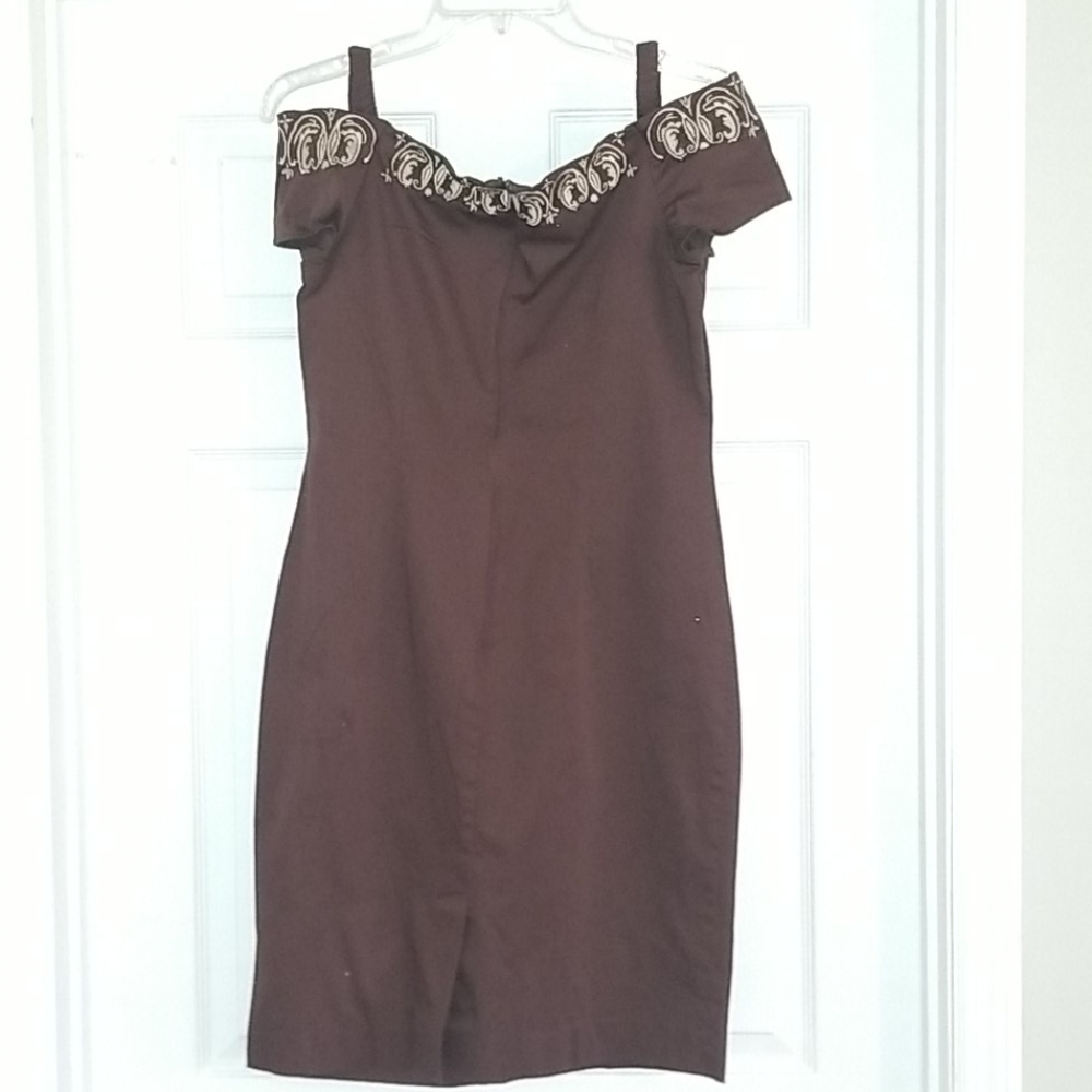 Dress - Picture 2 of 3